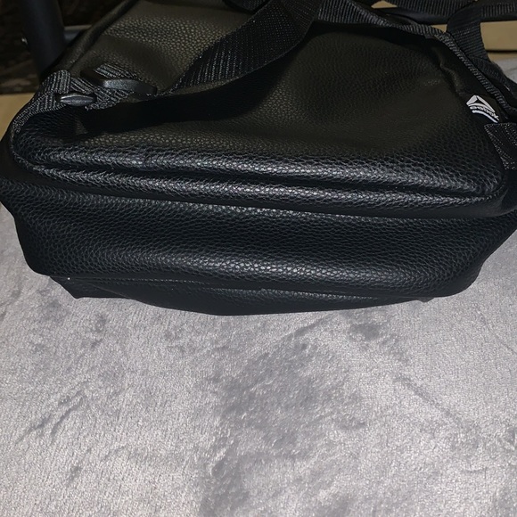 Small Reebok Book bag - Picture 7 of 12